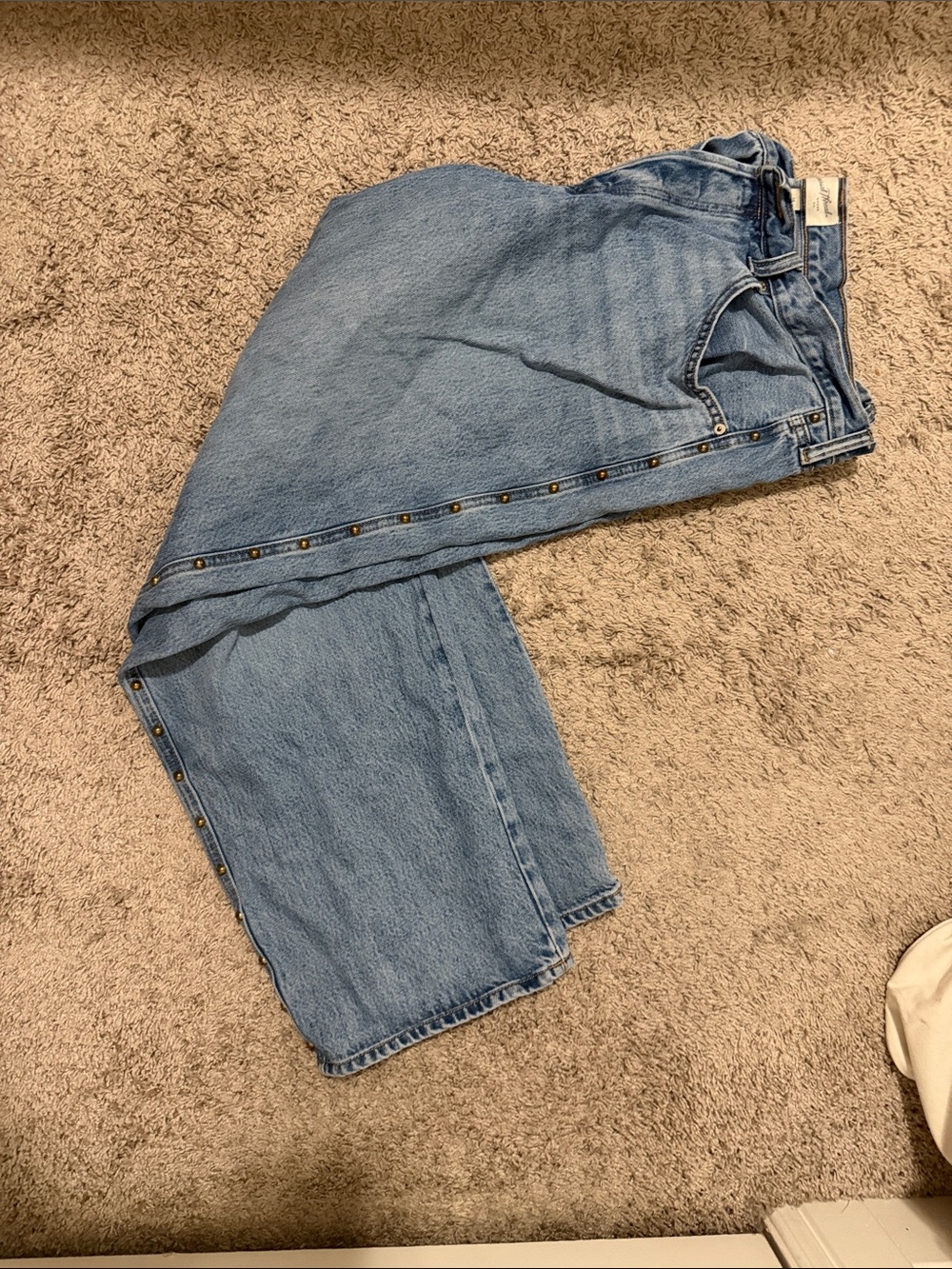 universal thread - mid rise 90s baggy studded jeans